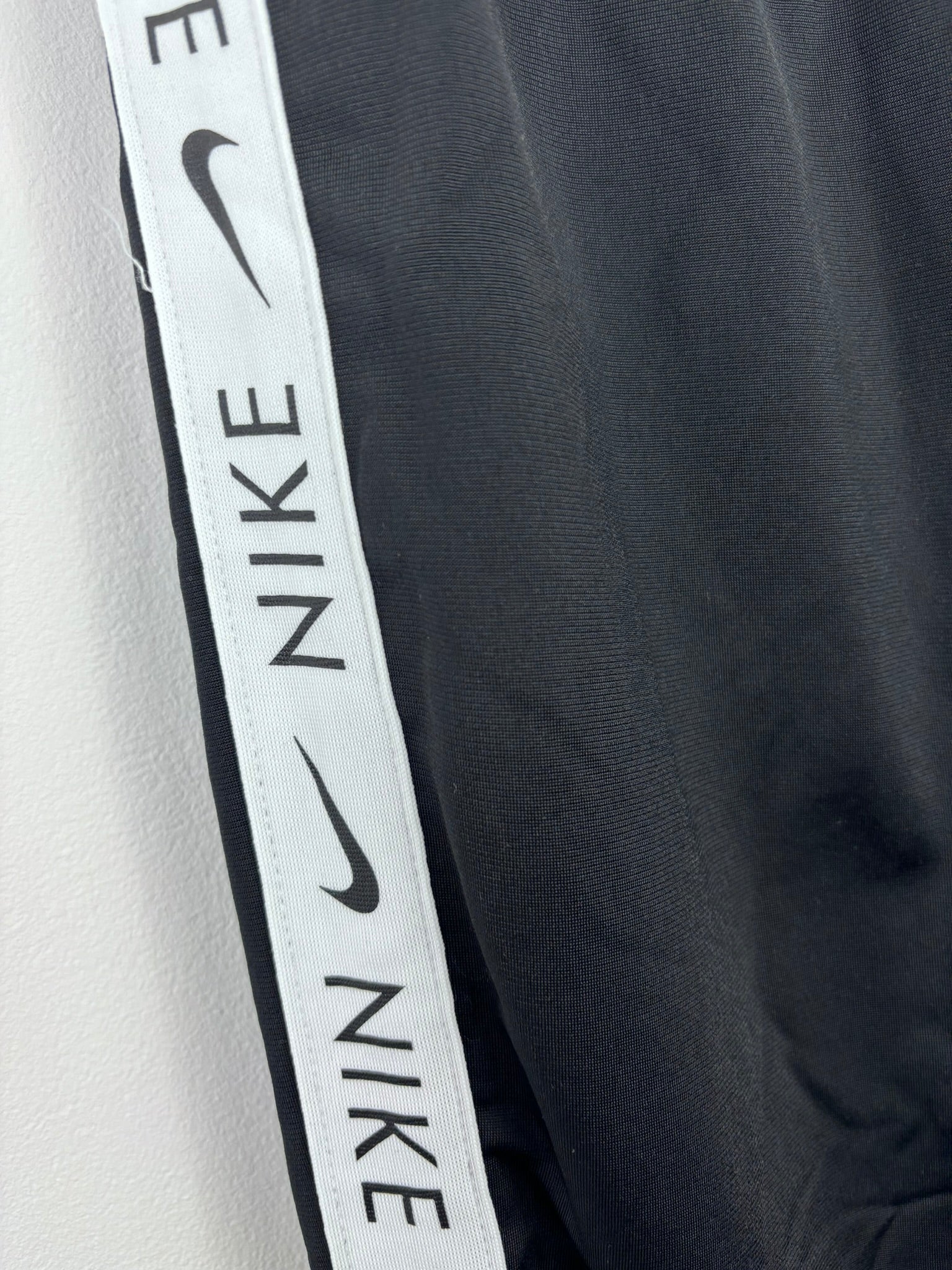 Nike Medium + (10-12 + Years)-Trousers-Second Snuggle Preloved