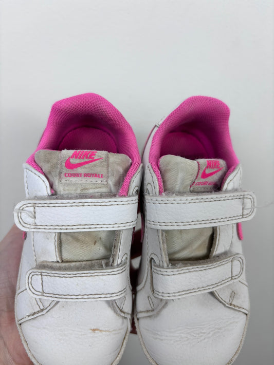 Nike UK 6.5 - PLAY-Shoes-Second Snuggle Preloved