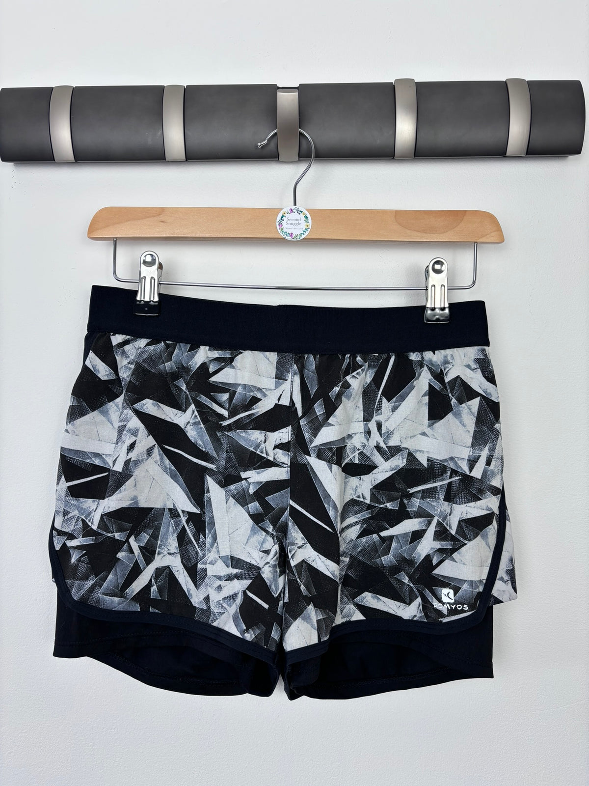 Decathlon Domyos Black Grey Printed Gym Shorts 12-13 Years-Shorts-Second Snuggle Preloved