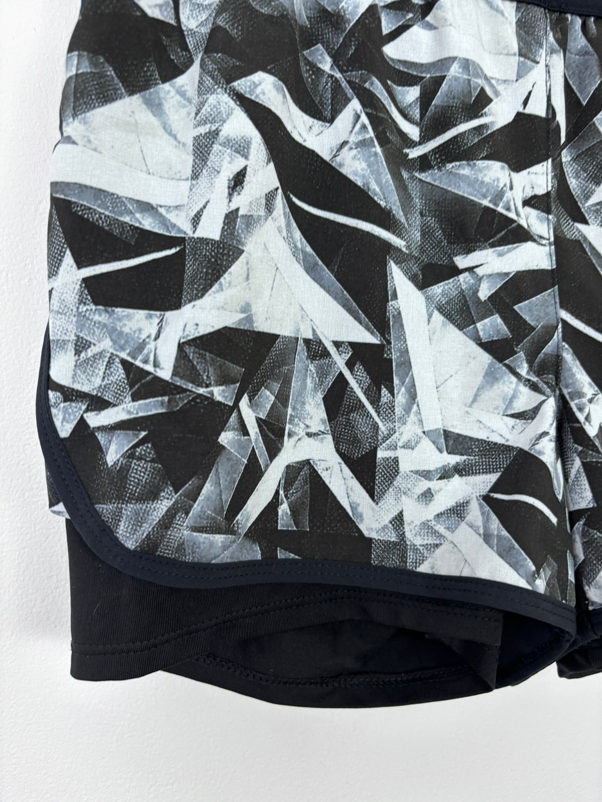 Decathlon Domyos Black Grey Printed Gym Shorts 12-13 Years-Shorts-Second Snuggle Preloved
