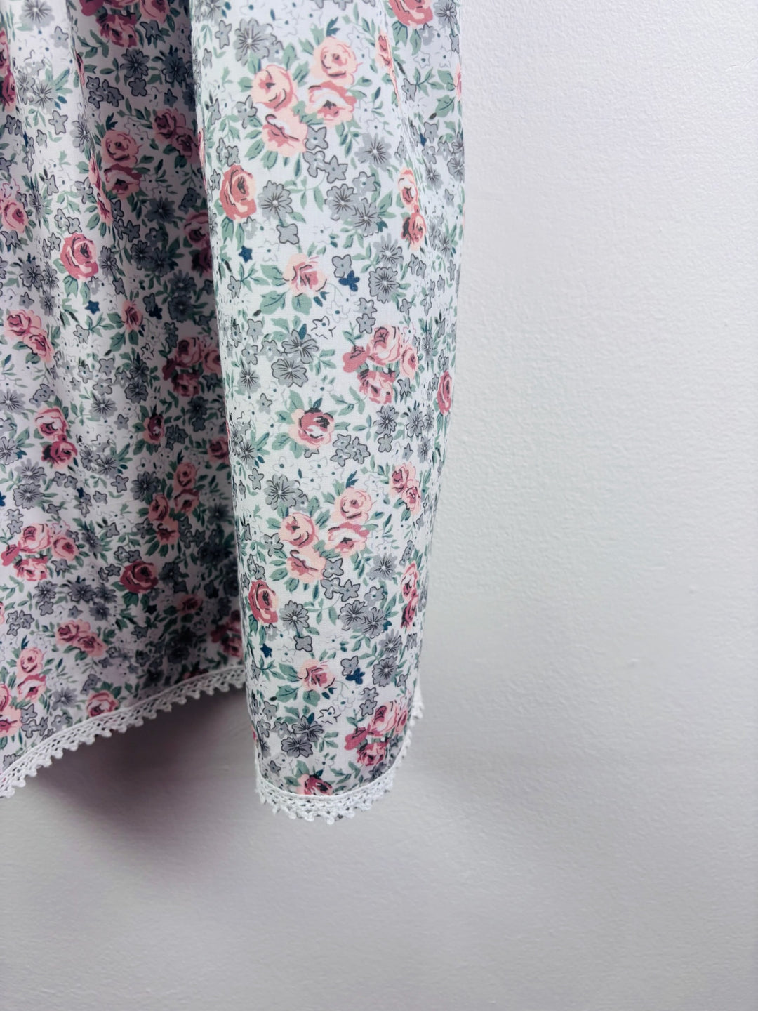Dolly Wears White Pink Floral Tie Strap Dress 6-7 Years