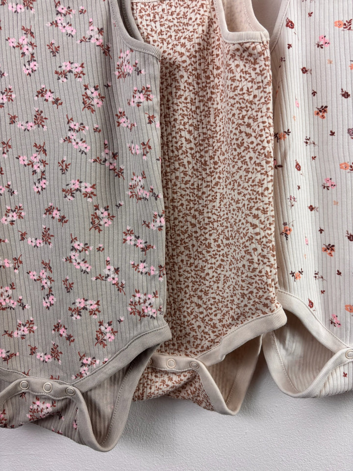 Next Neutral Floral Ribbed Bodysuits 4 Pack 18-24 Months-Vests-Second Snuggle Preloved