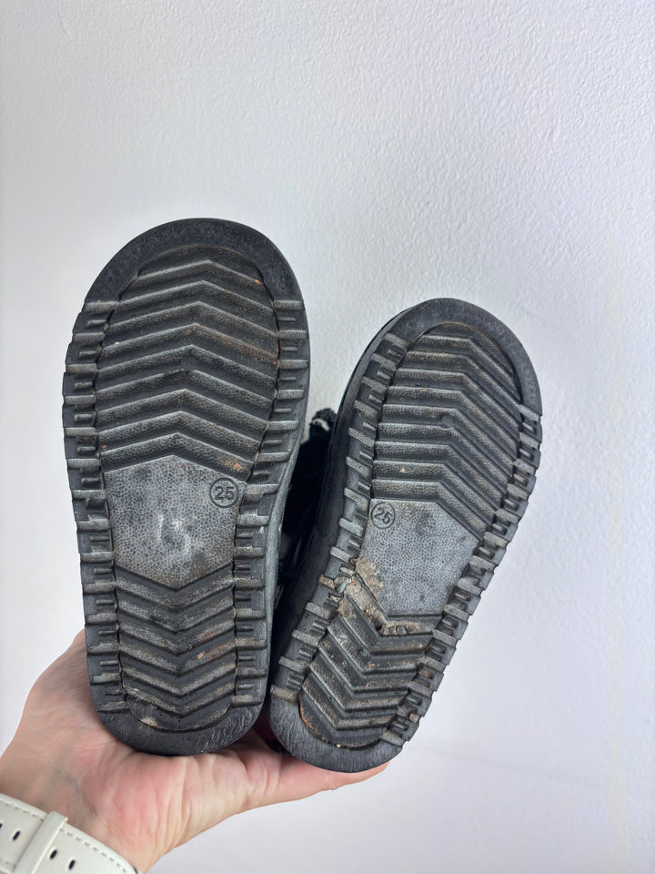 Barbie Black Faux Fur Boots UK 7.5