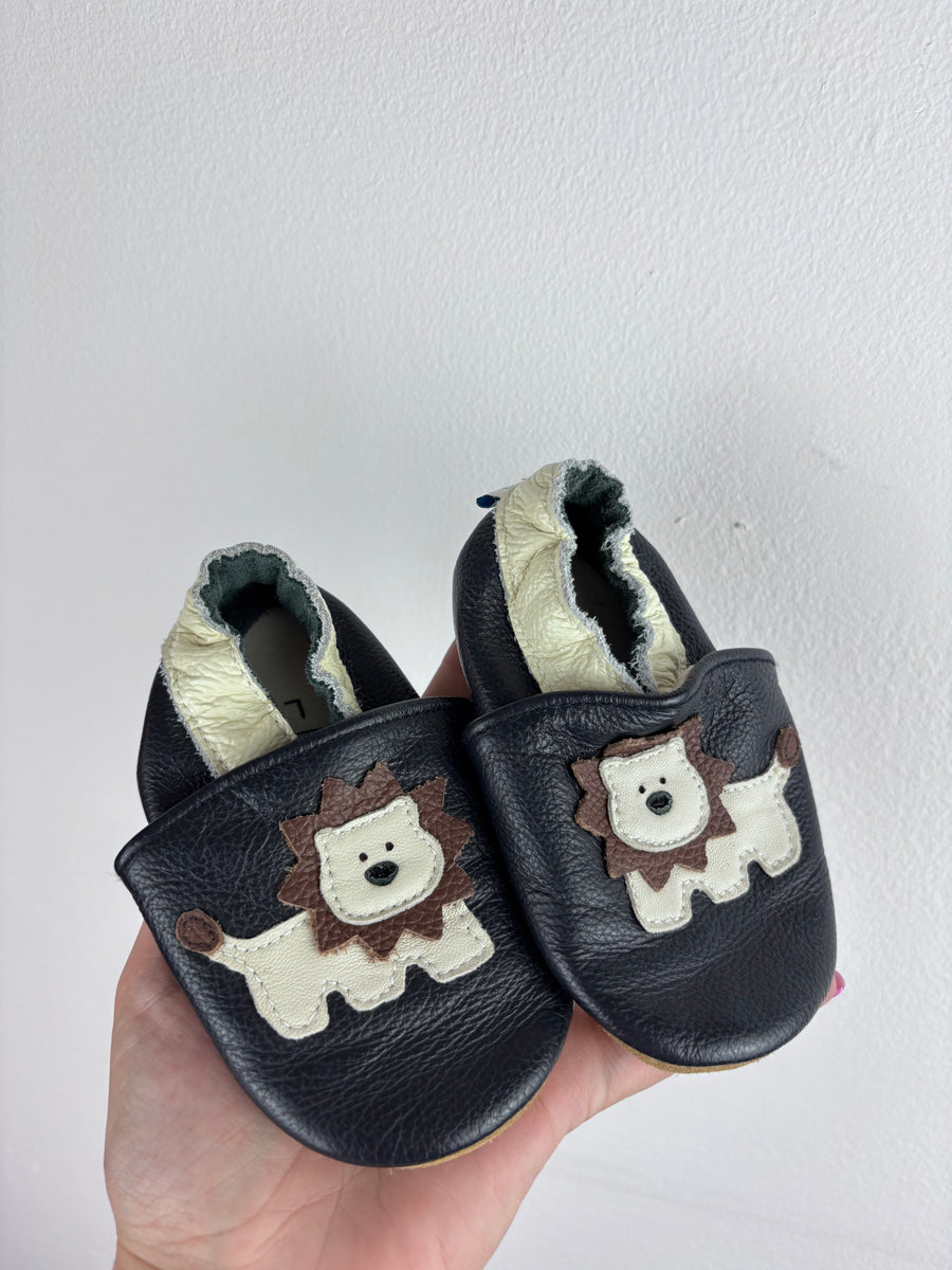 Unbranded Lion Leather Pram Shoes 12-18 Months-Shoes-Second Snuggle Preloved