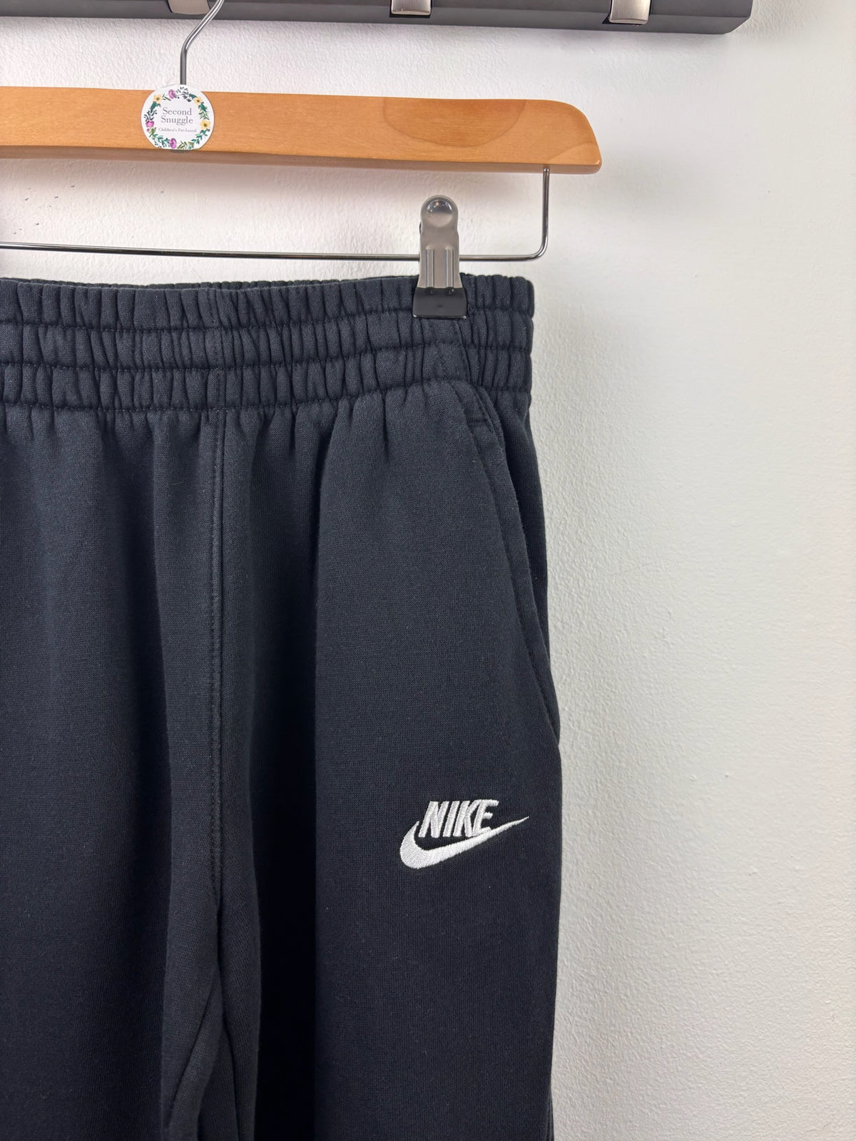 Nike Black Logo Joggers 10-12 Years Medium-Trousers-Second Snuggle Preloved