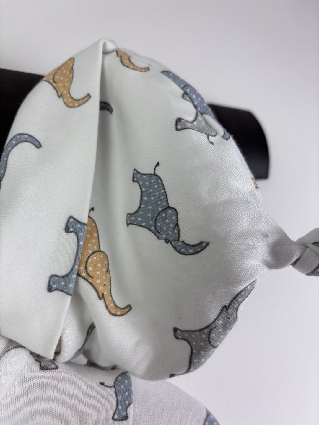 JoJo Maman Bébé White Elephant Sleepsuit and Hat 0-3 Months-Sleepsuits-Second Snuggle Preloved