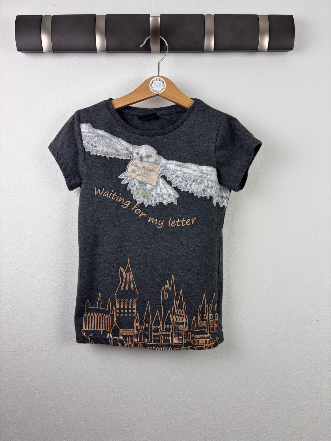 Fred &amp; Flo Grey Harry Potter Hedwig T-Shirt 6-7 Years-Tops-Second Snuggle Preloved