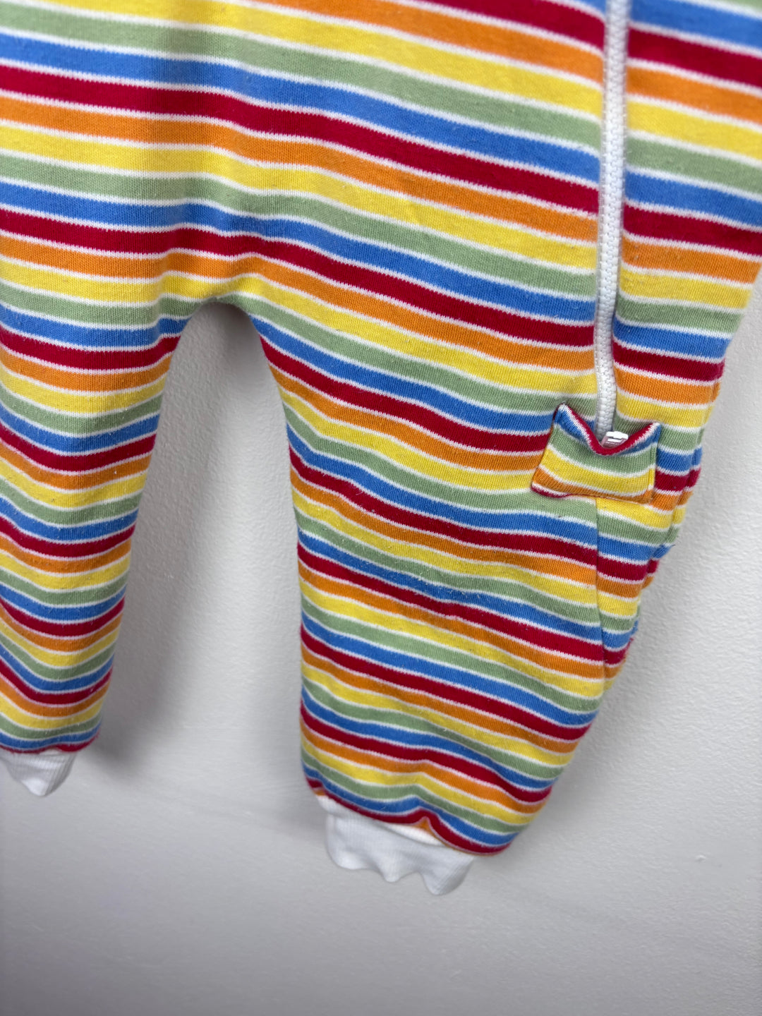 JoJo Maman Bébé Rainbow Stripe Sleep Snuggler 18–24 Months (2.5 Tog)
