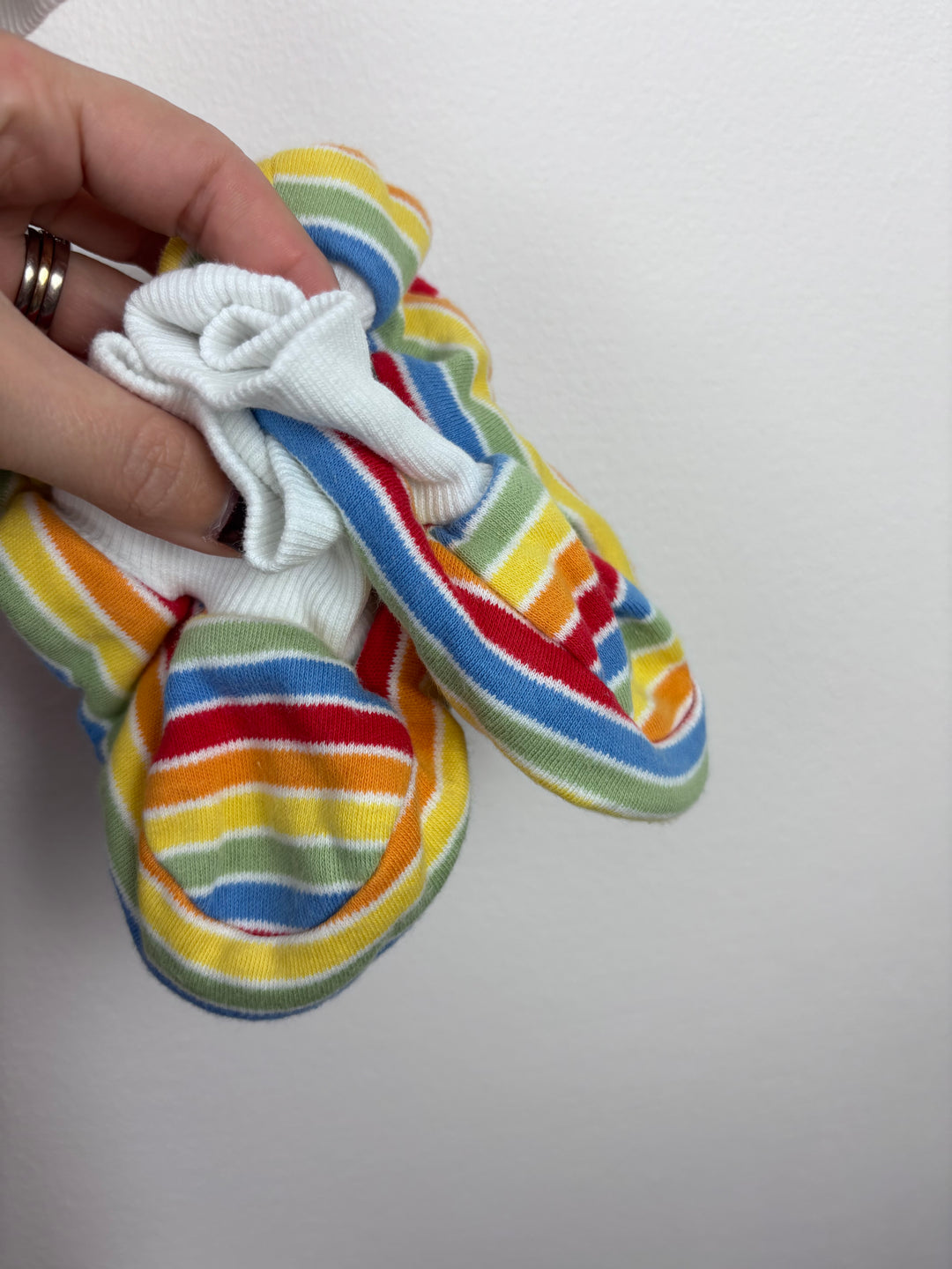 JoJo Maman Bébé Rainbow Stripe Sleep Snuggler 18–24 Months (2.5 Tog)