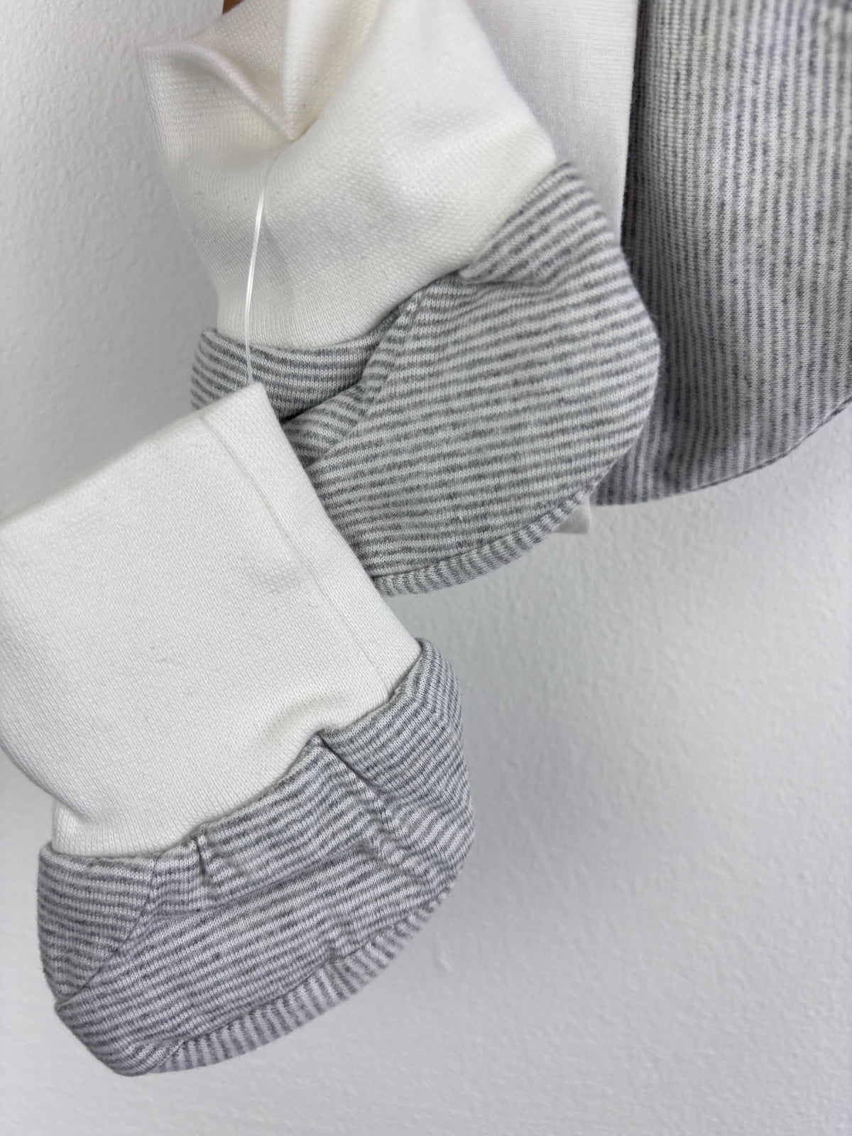 Lucy & Sam Baby Neutral Bib, Hat & Mittens Set 0-6 Months-Sets-Second Snuggle Preloved