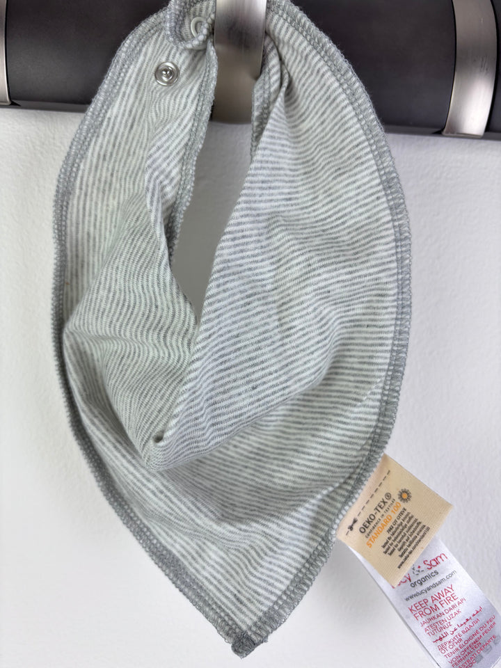 Lucy & Sam Baby Neutral Bib, Hat & Mittens Set 0-6 Months-Sets-Second Snuggle Preloved