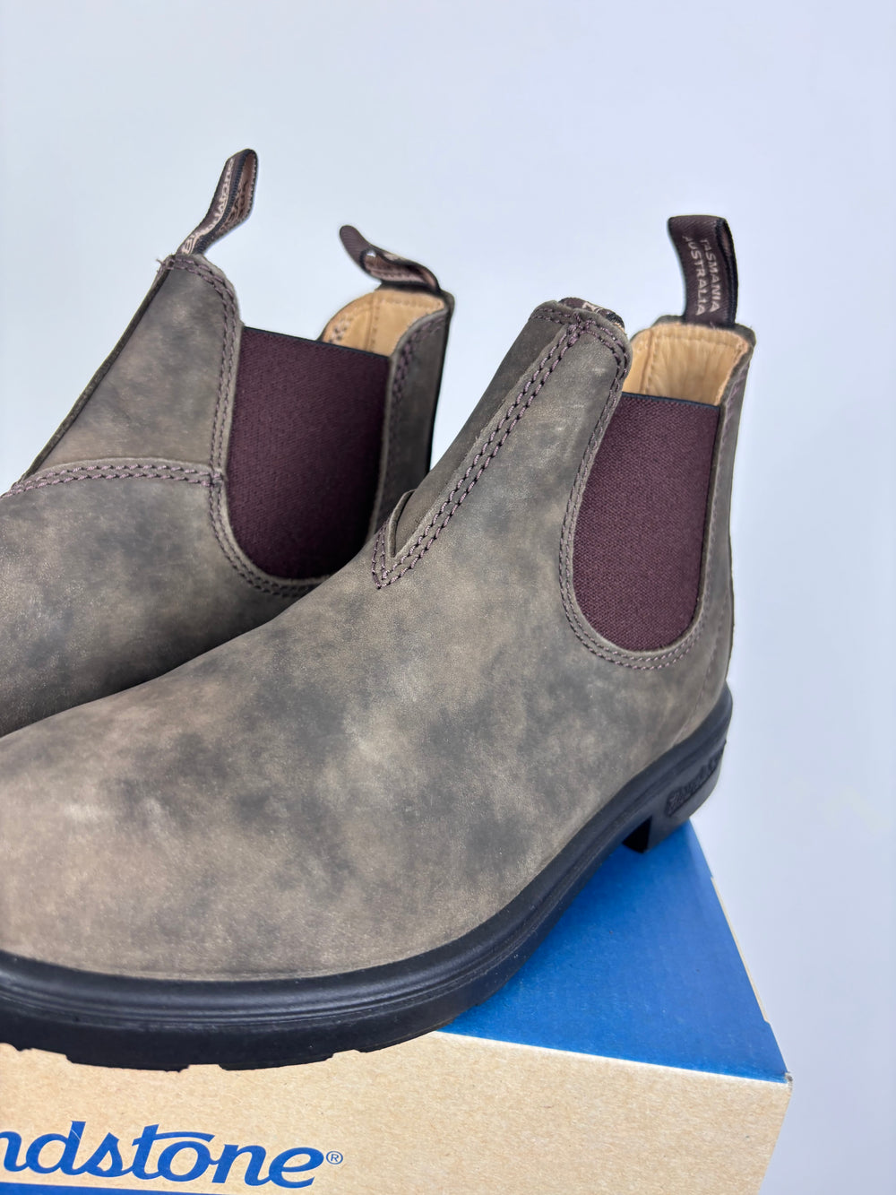 Blundstone Rustic Brown Chelsea Boots UK 1-Boots-Second Snuggle Preloved