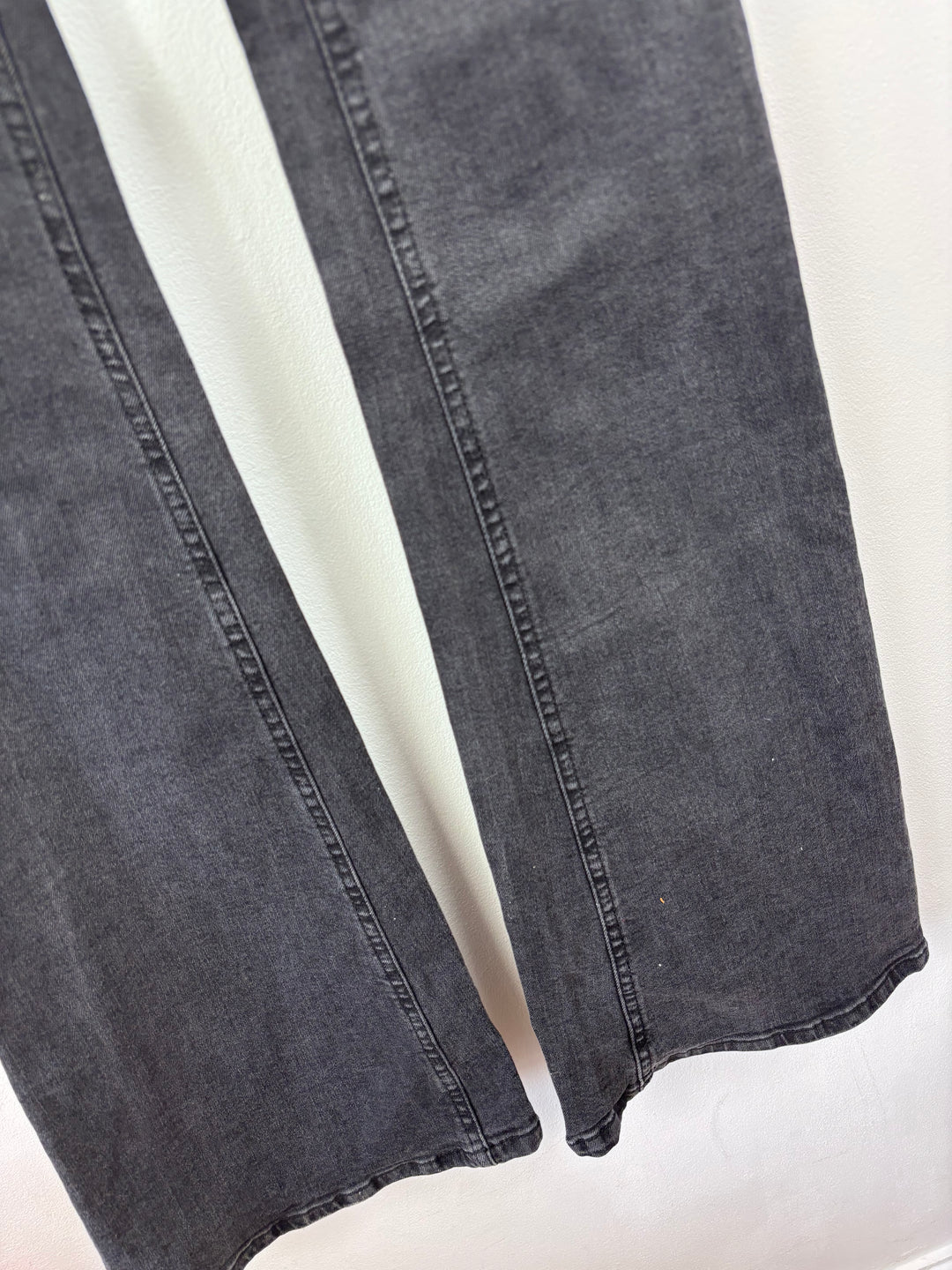 Pull & Bear Black Flared Jeans 32 US 0-Trousers-Second Snuggle Preloved