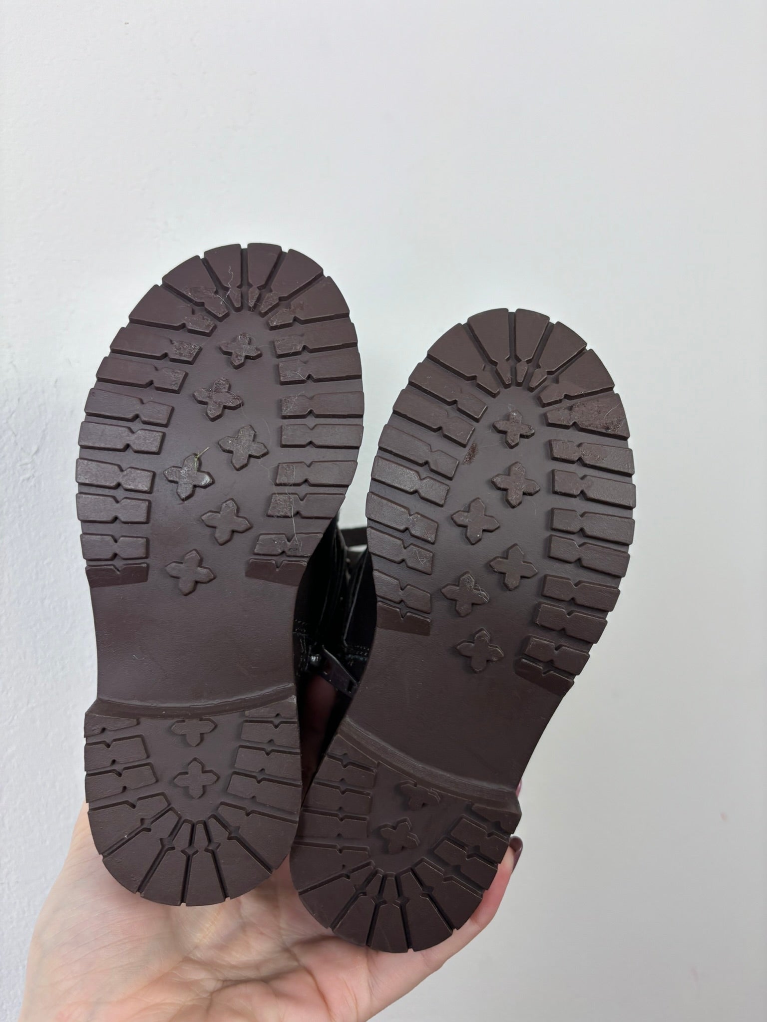 M&S UK 9-Boots-Second Snuggle Preloved