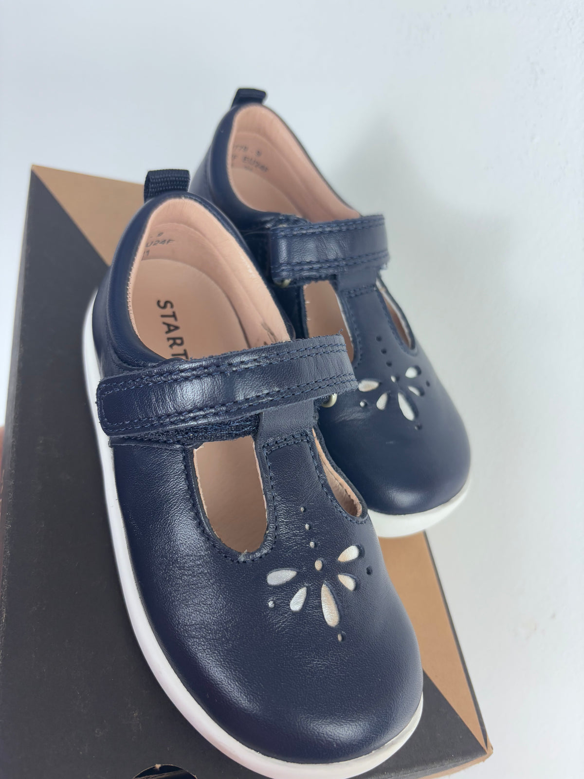 Start Rite Puzzle Style Navy Leather Shoes UK 6.5 F-Shoes-Second Snuggle Preloved